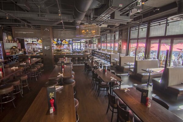 Thirsty Lion / Union Station