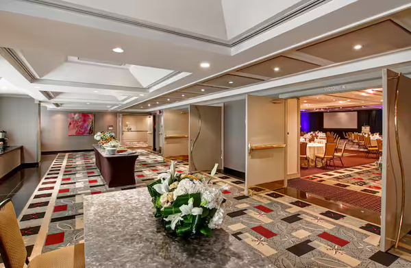 DoubleTree by Hilton Toronto Downtown