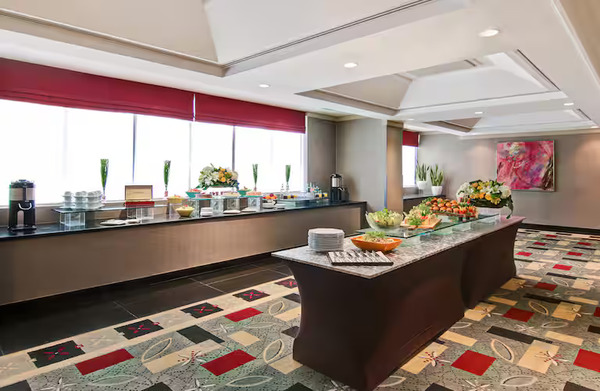 DoubleTree by Hilton Toronto Downtown