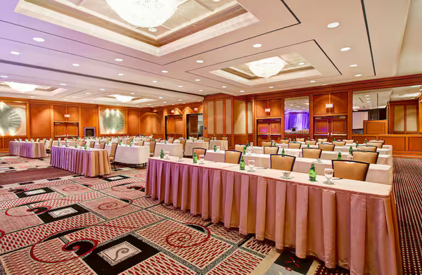 DoubleTree by Hilton Toronto Downtown