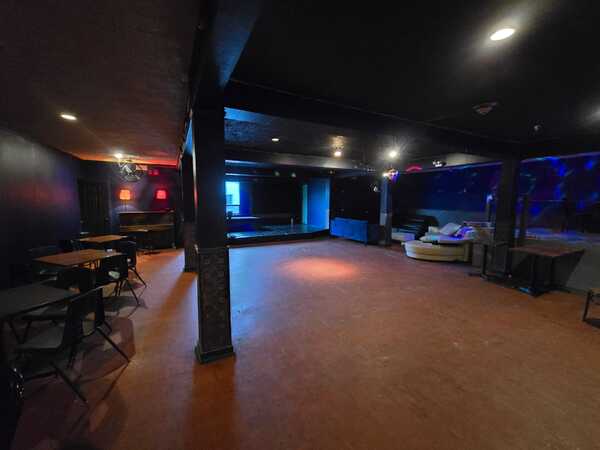 Le Club Social Blue Room