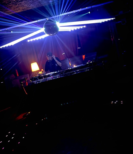 Le Club Social Blue Room