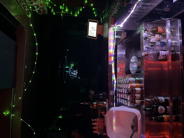 Le Club Social Blue Room