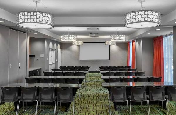 Hampton Inn & Homewood Suites Calgary Airport