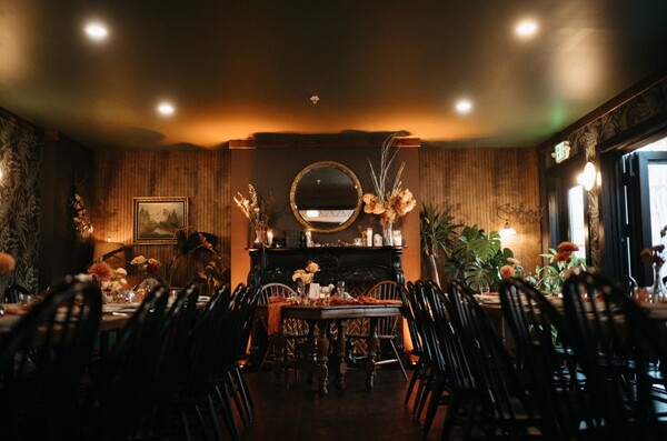 Vanderbilt Lakeside Bar Room & Guesthouse