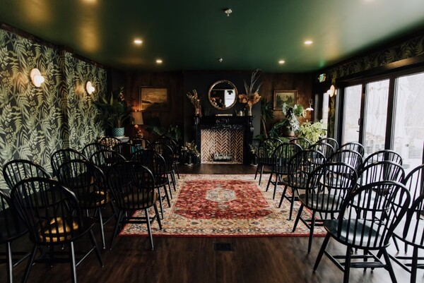 Vanderbilt Lakeside Bar Room & Guesthouse