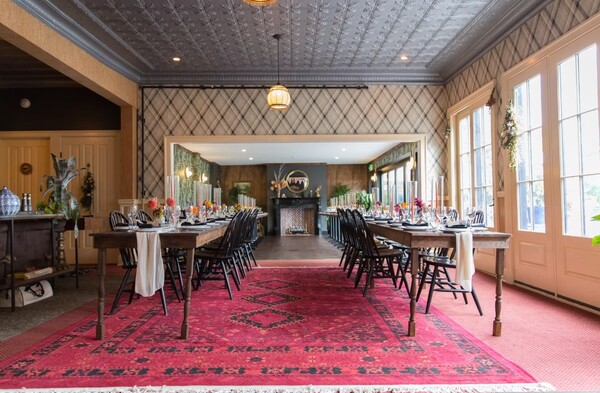 Vanderbilt Lakeside Bar Room & Guesthouse