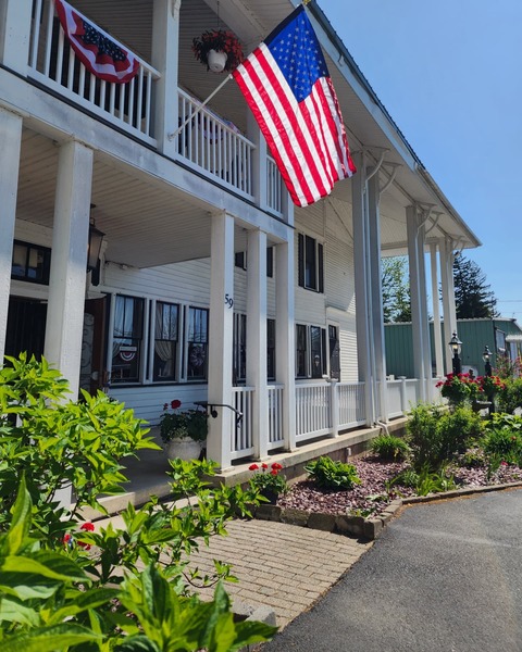 Historic Hotel Broadalbin