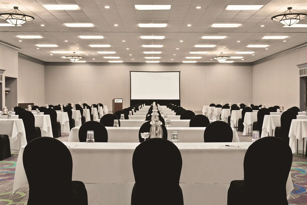 Radisson Fort Worth North at Fossil Creek