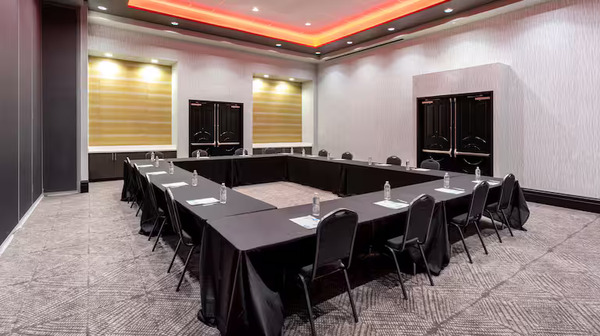 Hilton Garden Inn & Convention Center