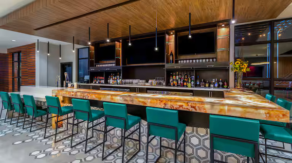 Hilton Garden Inn & Convention Center