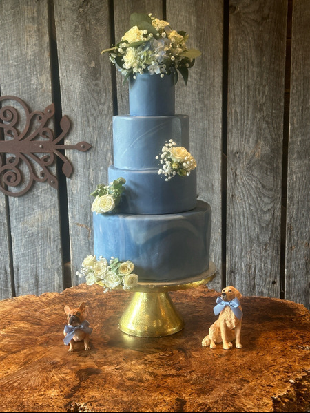 Buds & Roses Couture Cakes