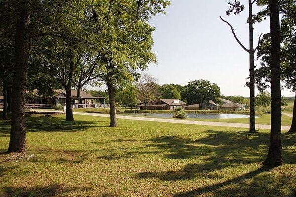 Lone Oak Ranch And Retreat