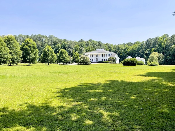 Realty Rhythm, LLC's The Valora Oak