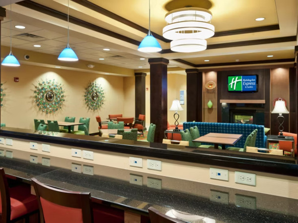 Holiday Inn Express and Suites