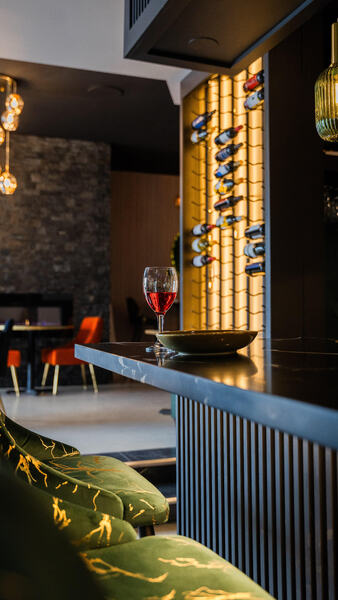 Cravin Kitchen + Lounge