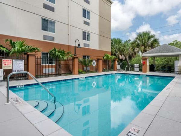 Candlewood Suites Fort Myers/Sanibel Island