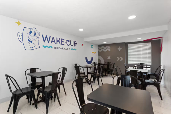 Howard Johnson by Wyndham Orlando Lake Buena Vista South