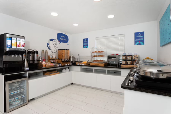 Howard Johnson by Wyndham Orlando Lake Buena Vista South