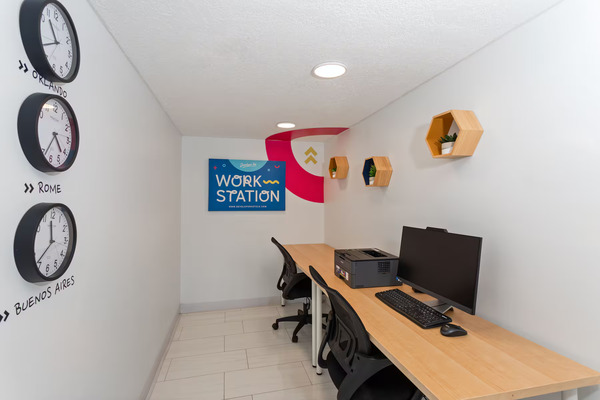 Howard Johnson by Wyndham Orlando Lake Buena Vista South