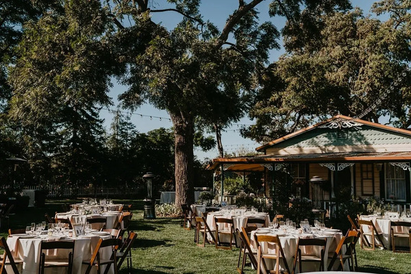 Oak + Ivy at Home Sweet Home