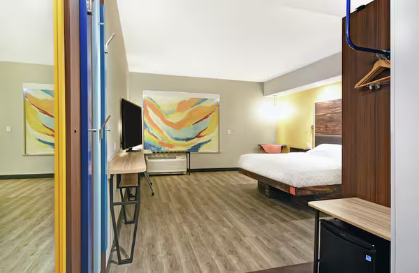 TRU Portland Airport ME