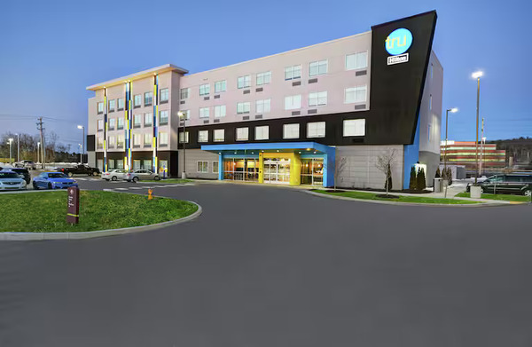 TRU Portland Airport ME