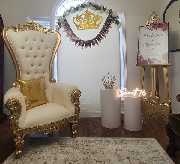 Sitting Pretty of CC