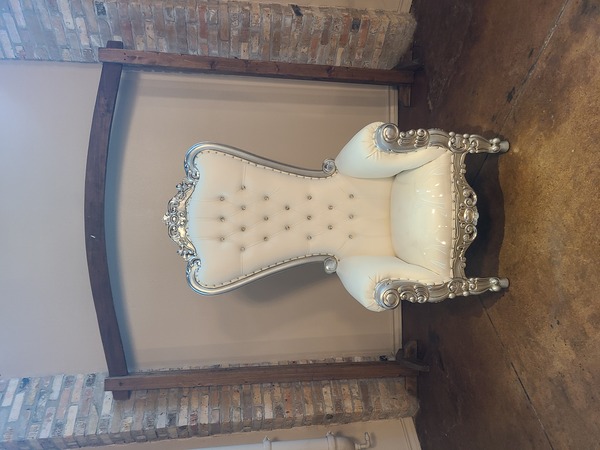 Sitting Pretty of CC