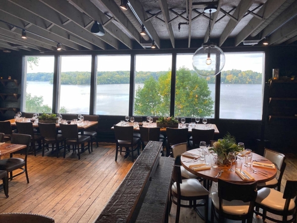 Birch's on the Lake Brewhouse & Supperclub