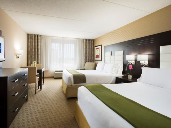 Holiday Inn Express & Suites