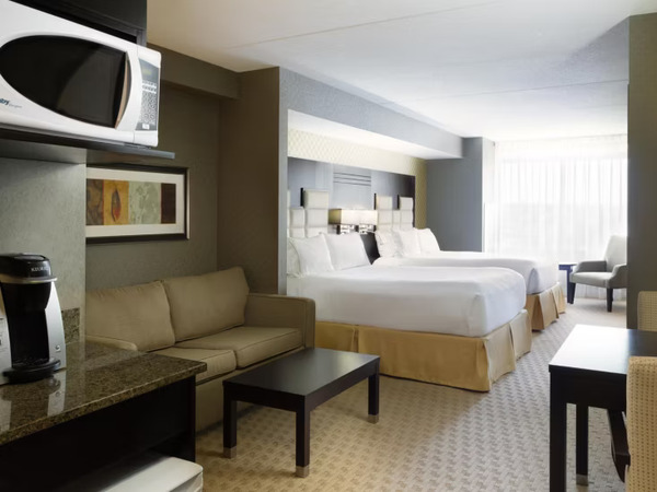 Holiday Inn Express & Suites