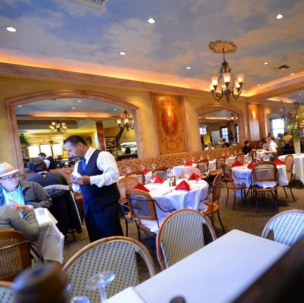 C'est La Vie Restaurant