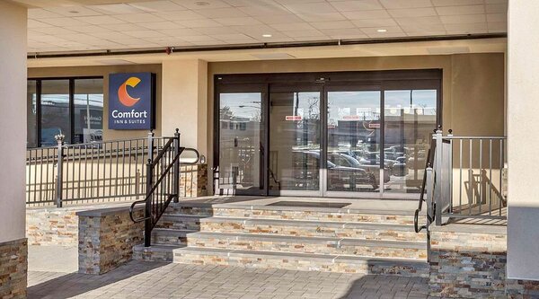 Comfort Inn & Suites Newark Liberty International Airport