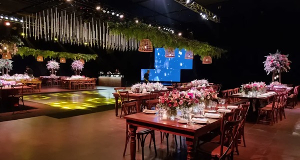 Divine Touch Event Planning & Decor