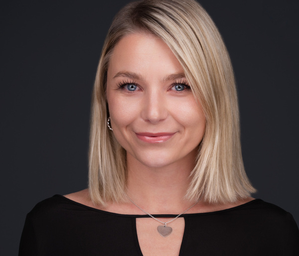 2mm Headshots and Event Photography