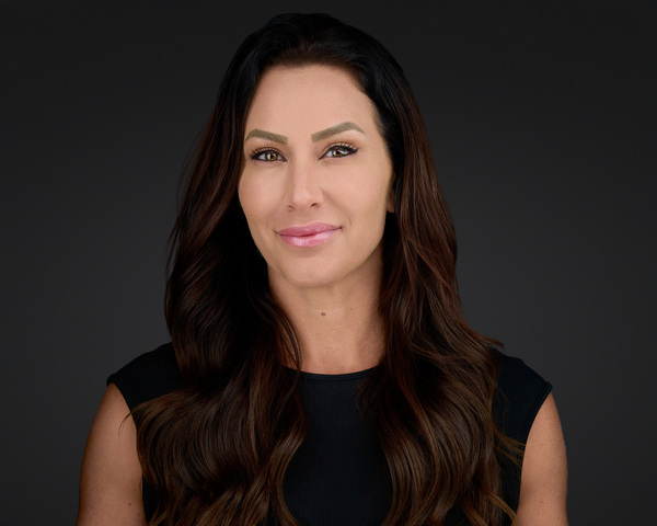 2mm Headshots and Event Photography