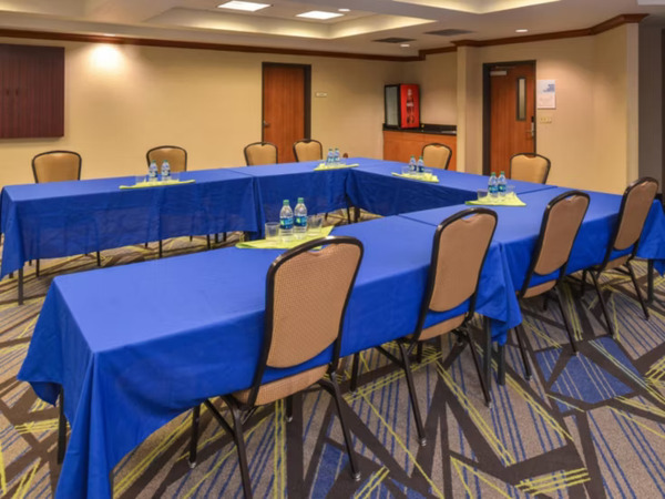 Holiday Inn Express & Suites Nampa - Idaho Center