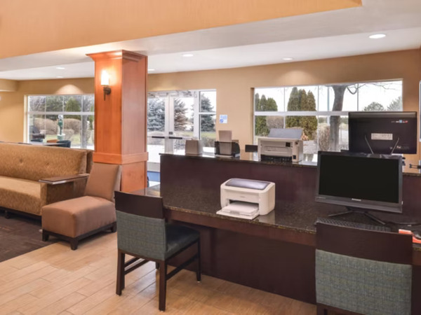 Holiday Inn Express & Suites Nampa - Idaho Center
