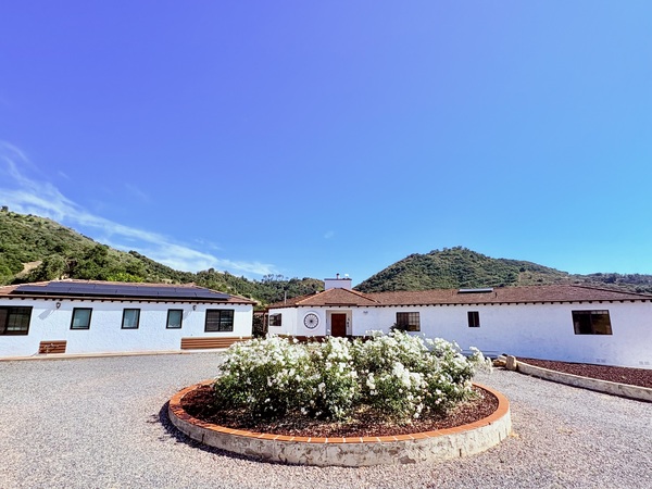 Panorama Paradiso Villa by Casa De Luz