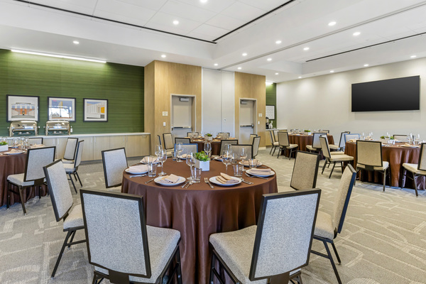 Cambria Hotel Burbank Airport