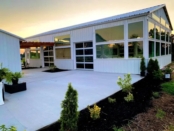 The Glass Parlor Kentucky Flower Farm and Events