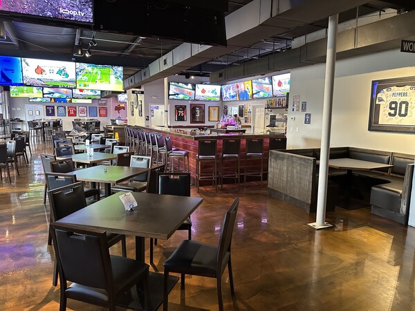 Mudpuppies Sports Bar & Grill