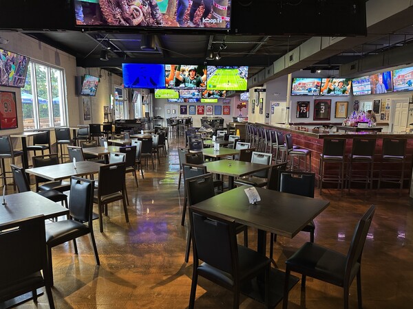 Mudpuppies Sports Bar & Grill