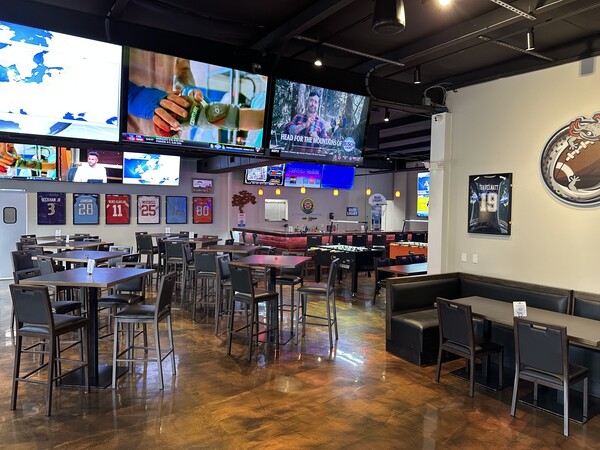 Mudpuppies Sports Bar & Grill