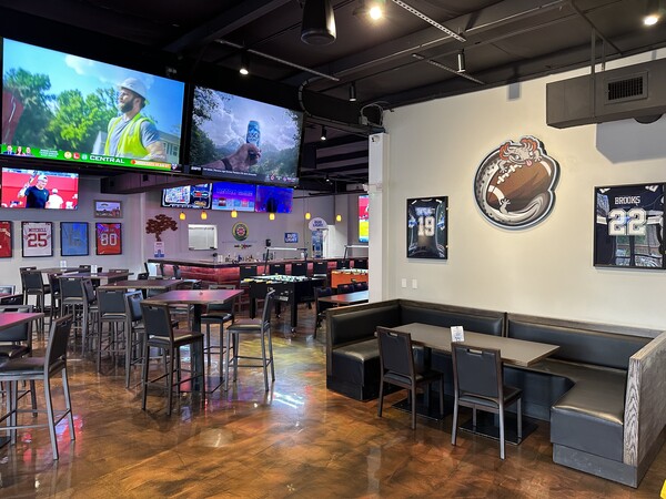 Mudpuppies Sports Bar & Grill