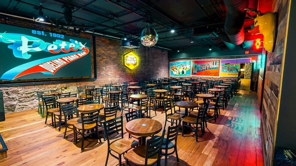 Pete's Dueling Piano Bar