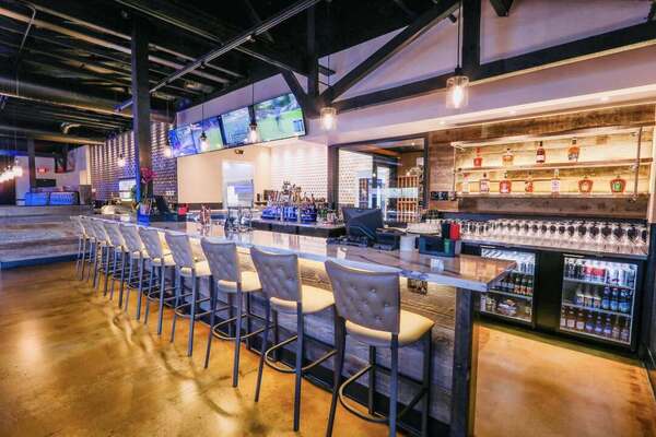 Legends Showcase Bar and Grill