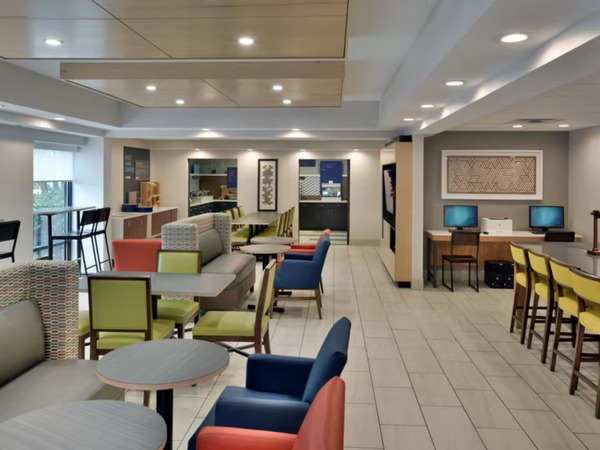 Holiday Inn Express Raleigh-Durham Airport