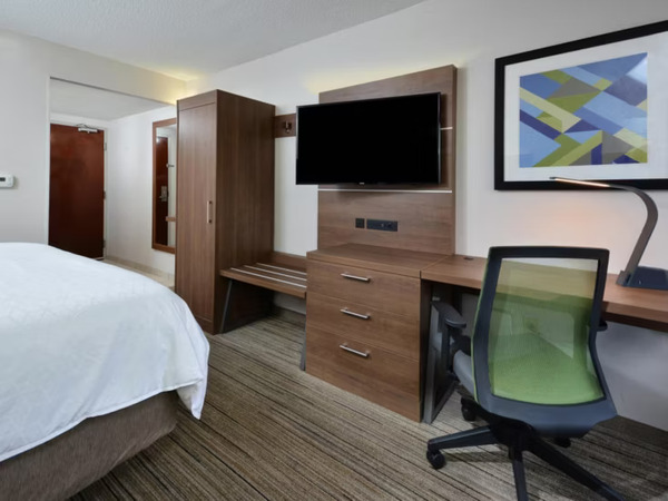 Holiday Inn Express Raleigh-Durham Airport